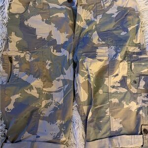 Lee Camo Cargo Shorts in Olive Green and Tan Size 10